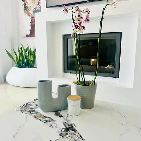 Kyra's Flat Apartament Skiatos