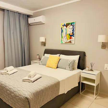 Kyra's Flat * Σκιάθος Πόλη